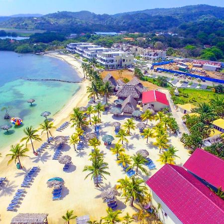 Las Palmas Beach Hotel Dixon Cove 外观 照片