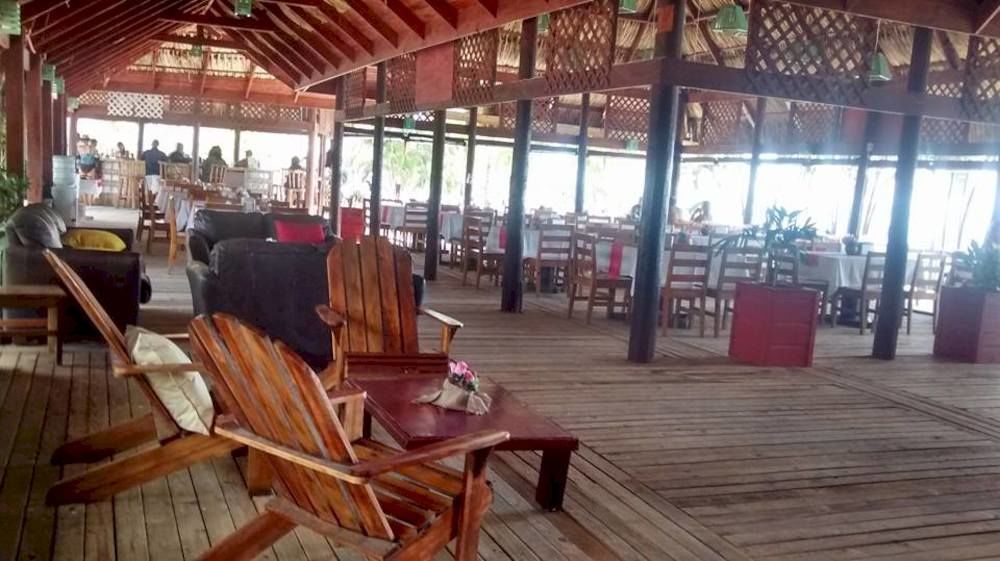 Las Palmas Beach Hotel Dixon Cove 外观 照片